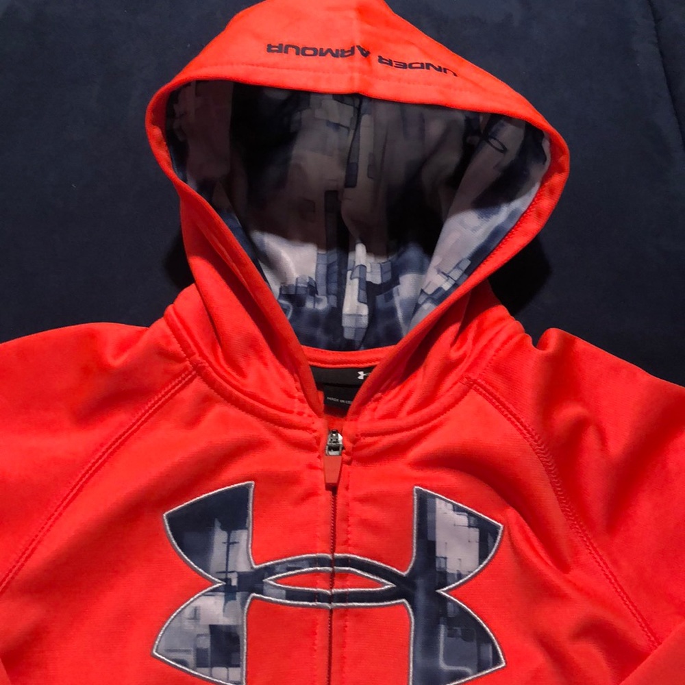 Under Armour size 5 zip up hoodie